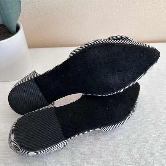 New Restricted Black/White Pinstripes Canvas Bow Pointed Flats Women’s 8 - Picture 9 of 9